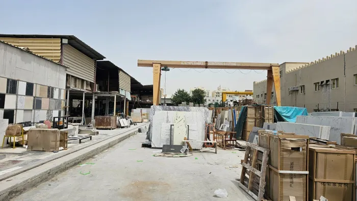 للبيع والايجار ارض مبنية في امارة الشارقة منطقة الصناعية 17 : Image 1