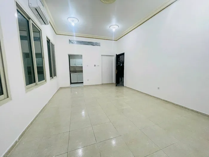 Apartment for rent in Al Mushrif behind Khalifa University 
It consists of 5 bedrooms+ majlis + 4 bathrooms+store 
110 thousand are required : Image 1