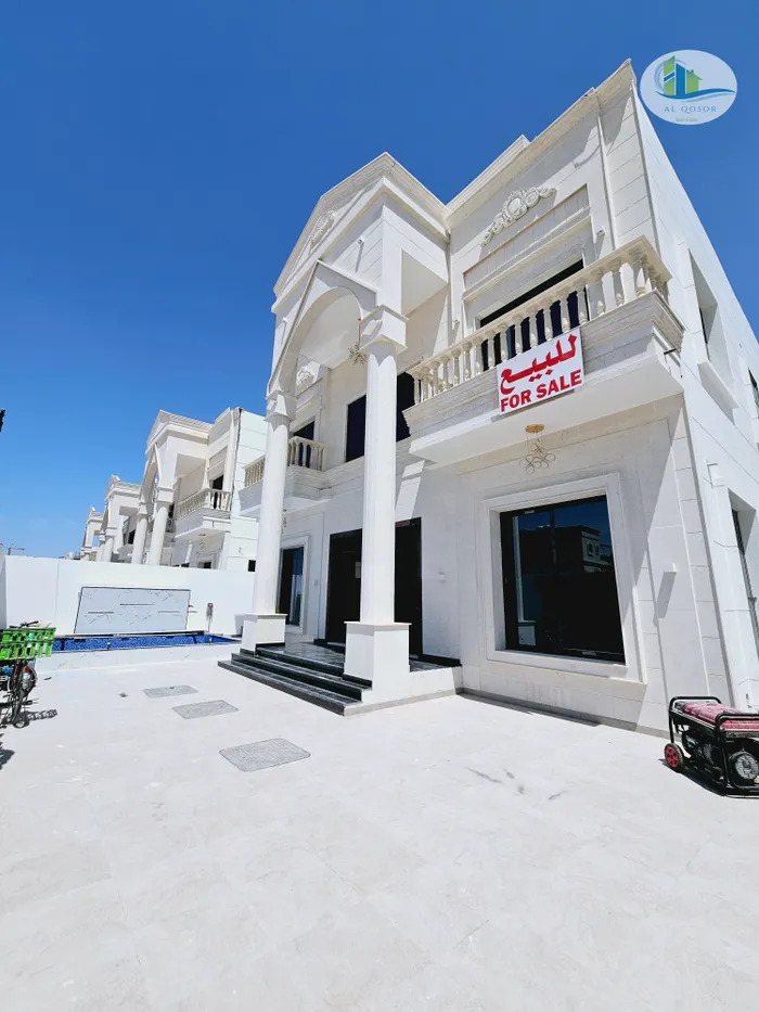 With a private swimming pool, two floors facing a stone, with the possibility of easy bank financing without an initial payment : Image 1