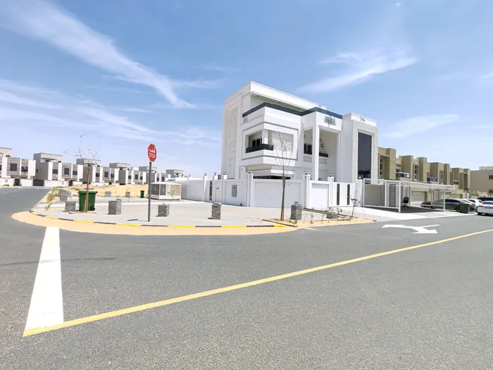 Stay unique from others in the most luxurious villas in Al-Zahia : Image 1