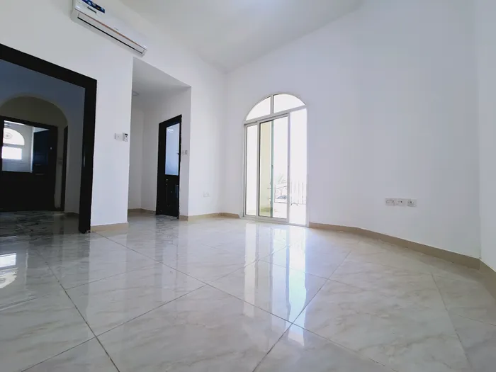 For rent a 3-room apartment with a balcony in Shakhbout : Image 1