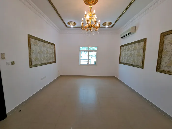 متاح شقه للايجار في بني ياس شرق 11 : Image 1