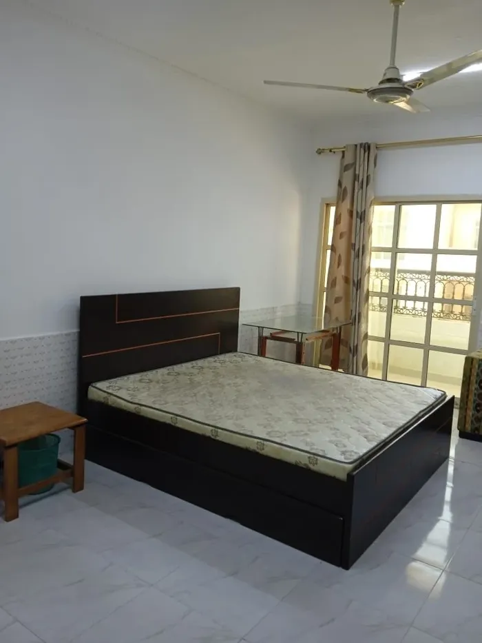 For rent in the Emirate of Ajman, a studio for annual rent in Al-Rawdha 1 : Image 1