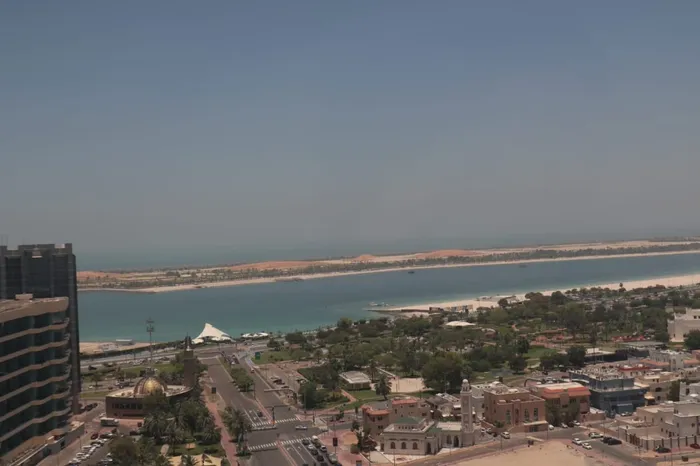 Apartment for rent in Corniche Al Khalidiyah : Image 1