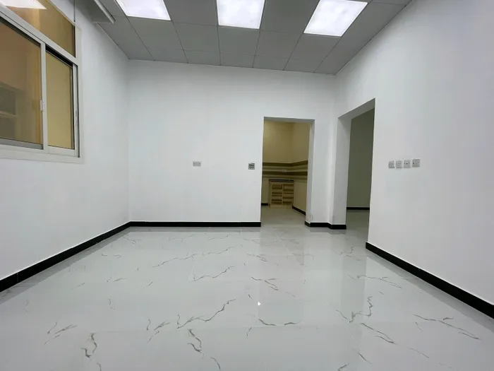 One-bedroom apartment for monthly rent : Image 1