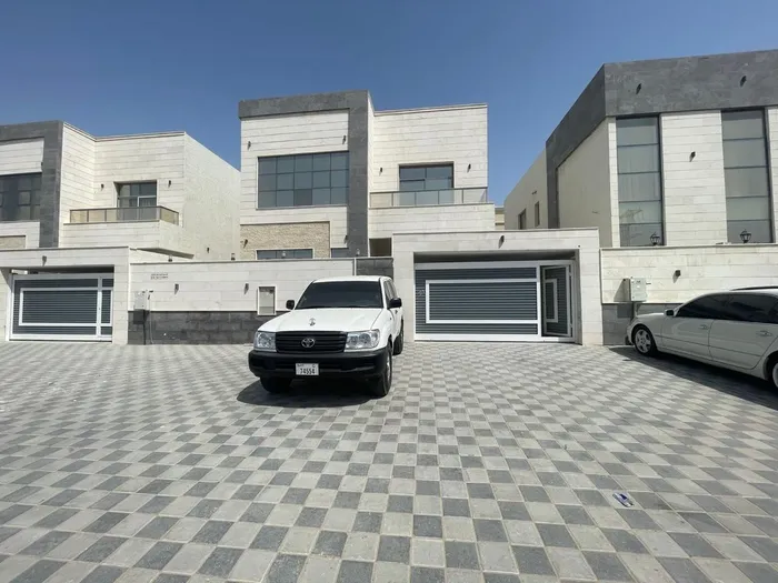 For rent, a luxurious and wonderful villa with 5 master bedrooms available in Al Yasmine Ajman : Image 1