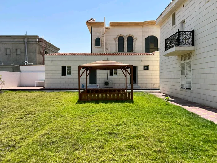 Two storey villa for sale in Al Rahmaniya, Sharjah : Image 1