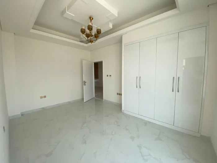 Apartments for annual rent, building for the first inhabitant : Image 1