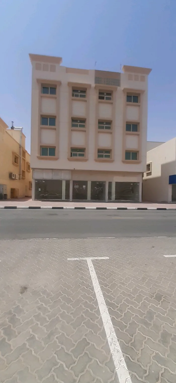 Retail space for rent in Al Bataeh, Sharjah : Image 1