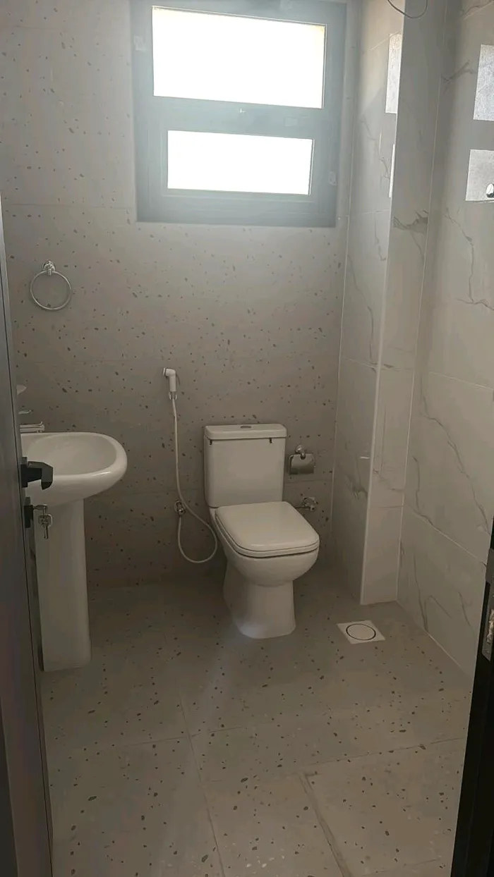 للايجار غرفه وصاله شهري بدون فرش 2600 مطلوب شهرين : Image 1