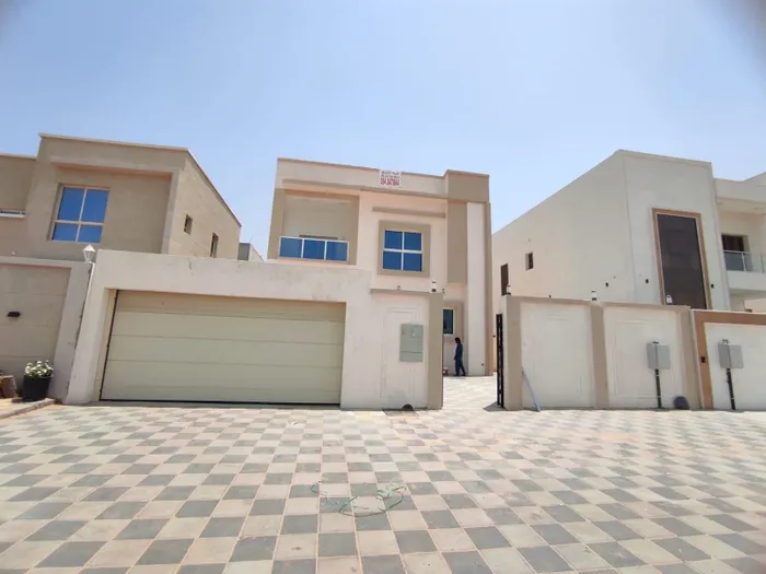 For rent, a villa for the first inhabitant, with European finishing, in Ajman, with a very distinctive design and super deluxe finishing : Image 1