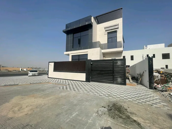 Villa for sale in Ajman Al Aliya : Image 1