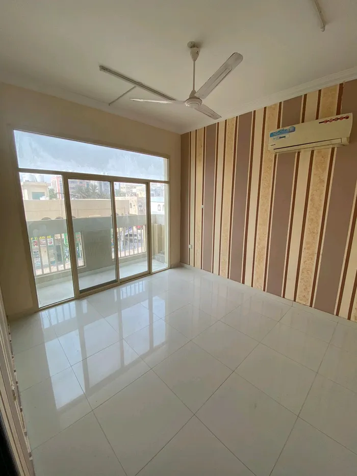 One bedroom apartment with balcony in Naimiya 2 : Image 1