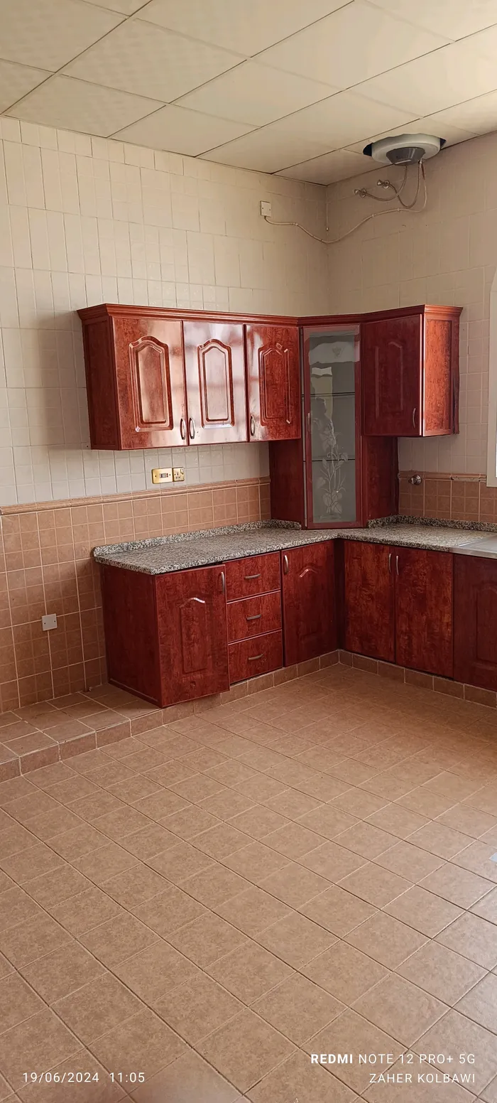 للبيع فيلا سكنية كبيرة : Image 1