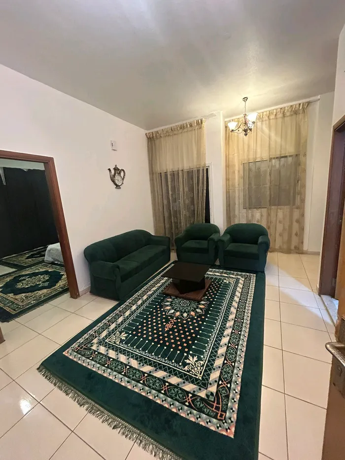 A room and a hall for monthly rent : Image 1