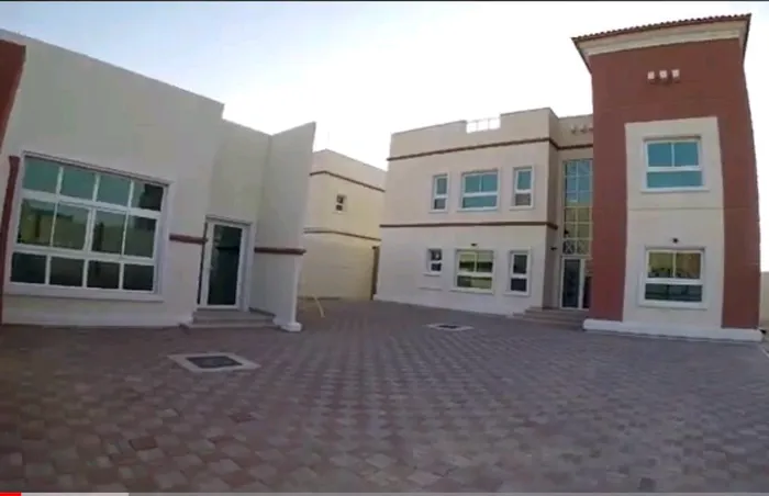 Villa for annual rent in Al Ain : Image 1