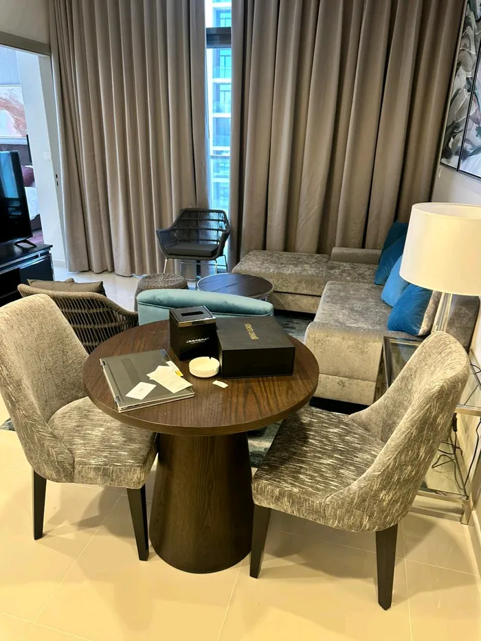 Luxurious 1-Bedroom Apartment for Sale in Churchill Tower Business Bay : Image 1