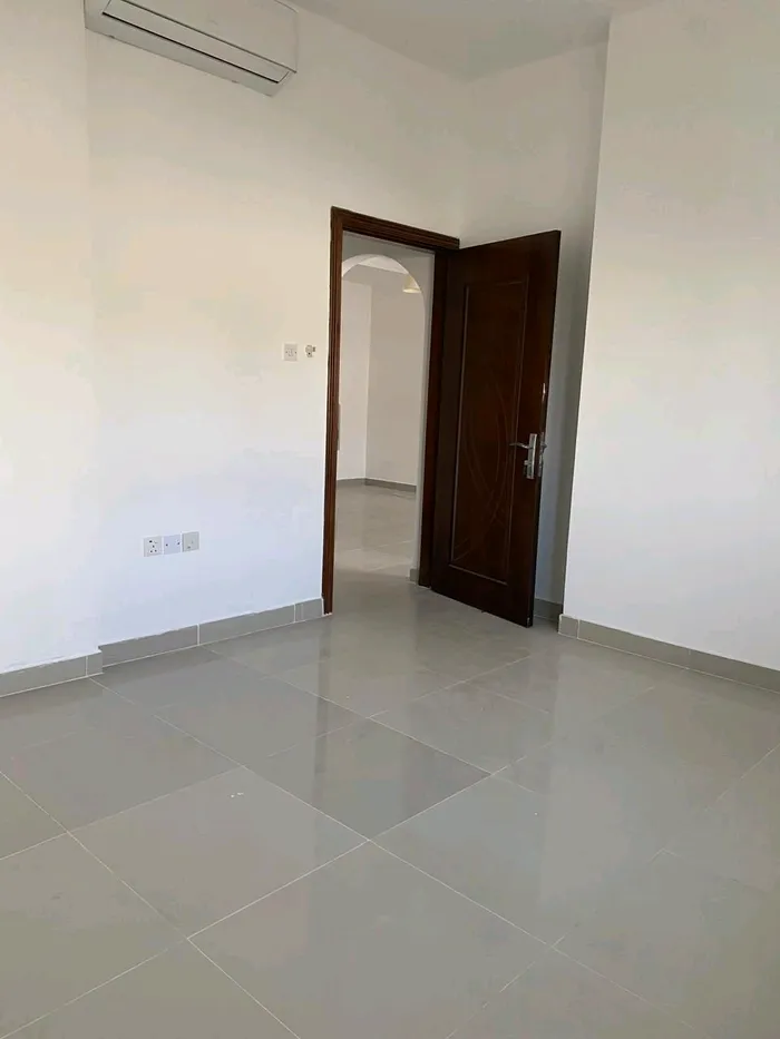 For annual rent, a one-bedroom apartment and a living room : Image 1