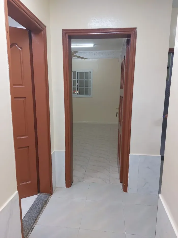 للايجار السنوي شقة غرفتين وصالة : Image 1