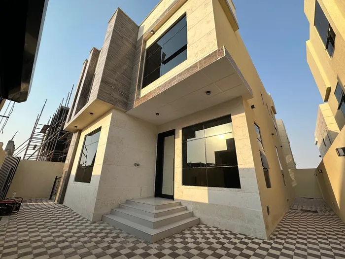 فيلا بالياسمين مساحه الارض 3014قدم مربع مساحه البناء 3900 قدم مربع : Image 1