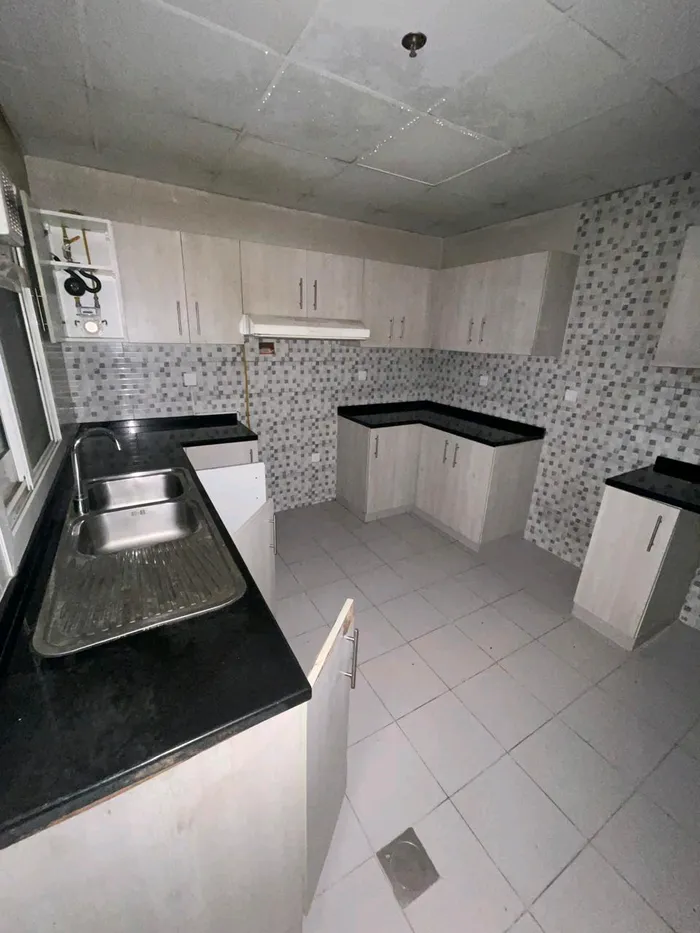 غرفتين وصاله للإيجار السنوي : Image 1