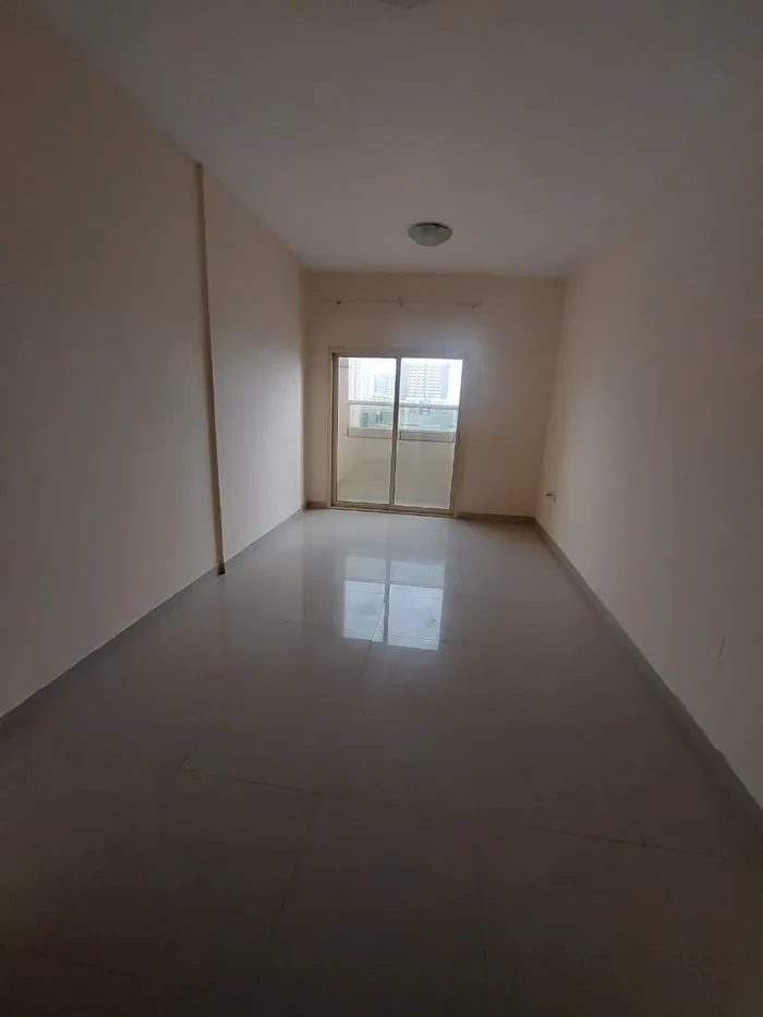Apartment for annual rent in Ajman Al Jurf : Image 1