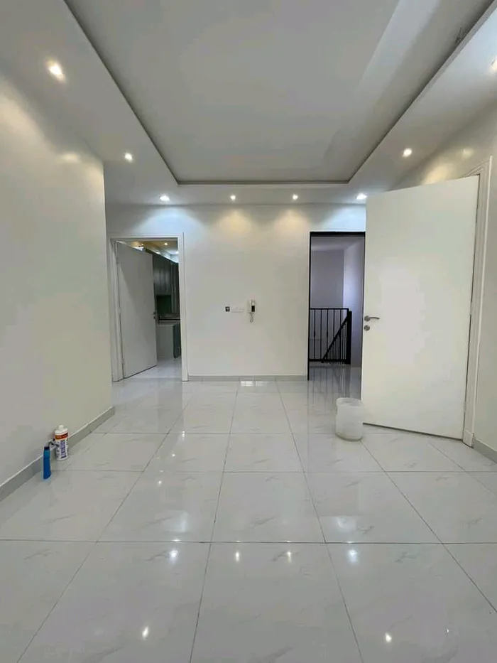 For monthly rent, a luxury apartment in Al Ain Al Mutarad : Image 1
