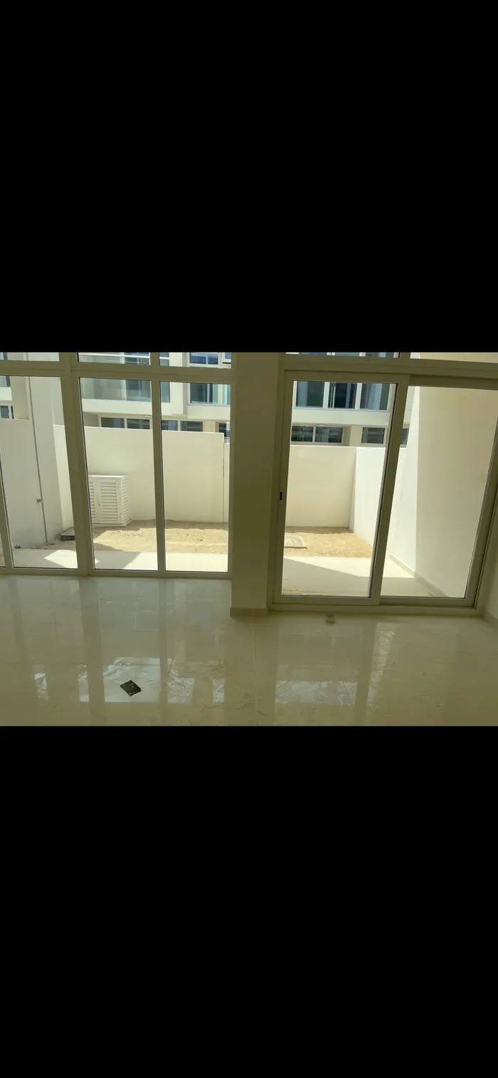 For annual rent, a villa in Akoya Oxygen Mimos, very clean : Image 1