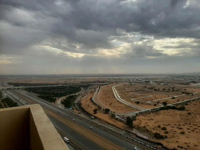 Large areas, corner on two streets : Image 1