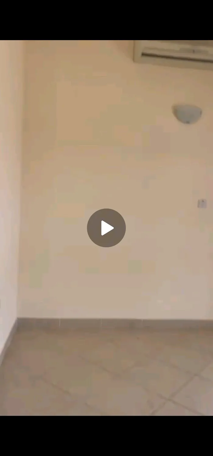 Apartment for annual rent in Al Jimi : Image 1