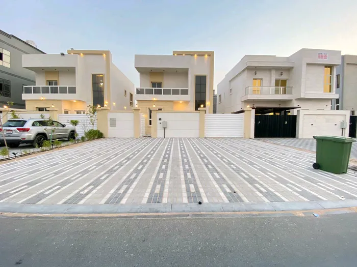 Villa for rent in Ajman, Al Zahia area 
Two floors 
3 master bedrooms, a majlis and a hall 
and a master maid's room 
Wall cabinets 
Indoor yard 
A big bounce in front of the villa 
85 thousand dirhams are required : Image 1
