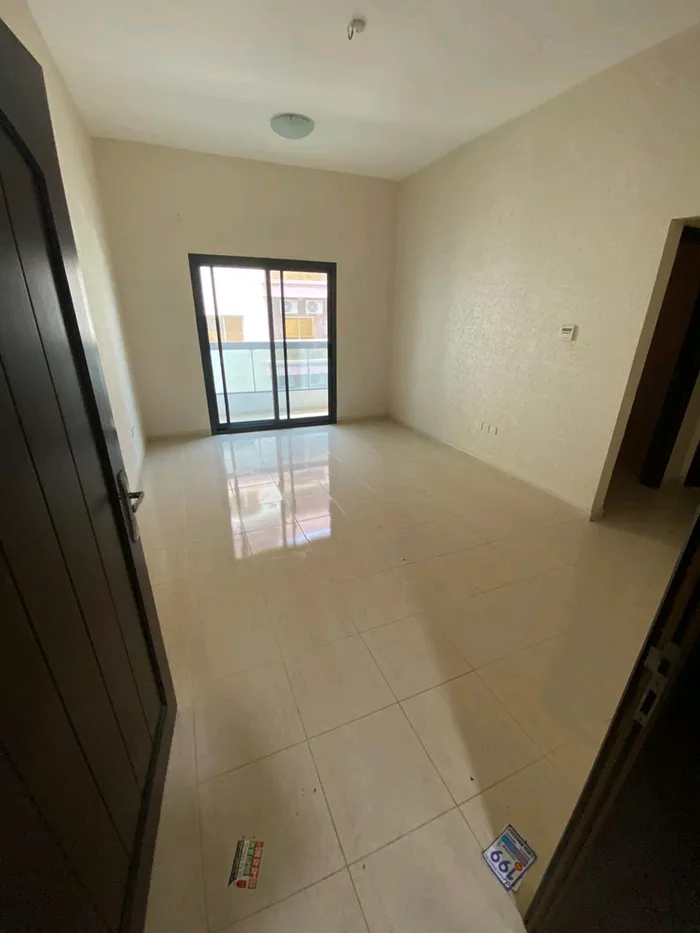 للايجار السنوي شقة غرفه وصاله : Image 1