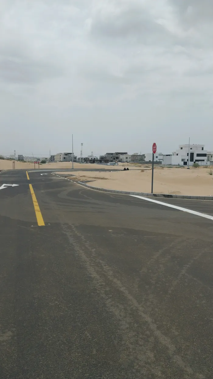 للبيع في الشارقة منطقة الحوشي أرض سكني مساحة 5300قدم : Image 1