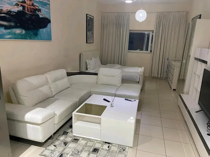 Furnished studio for monthly rent : Image 1