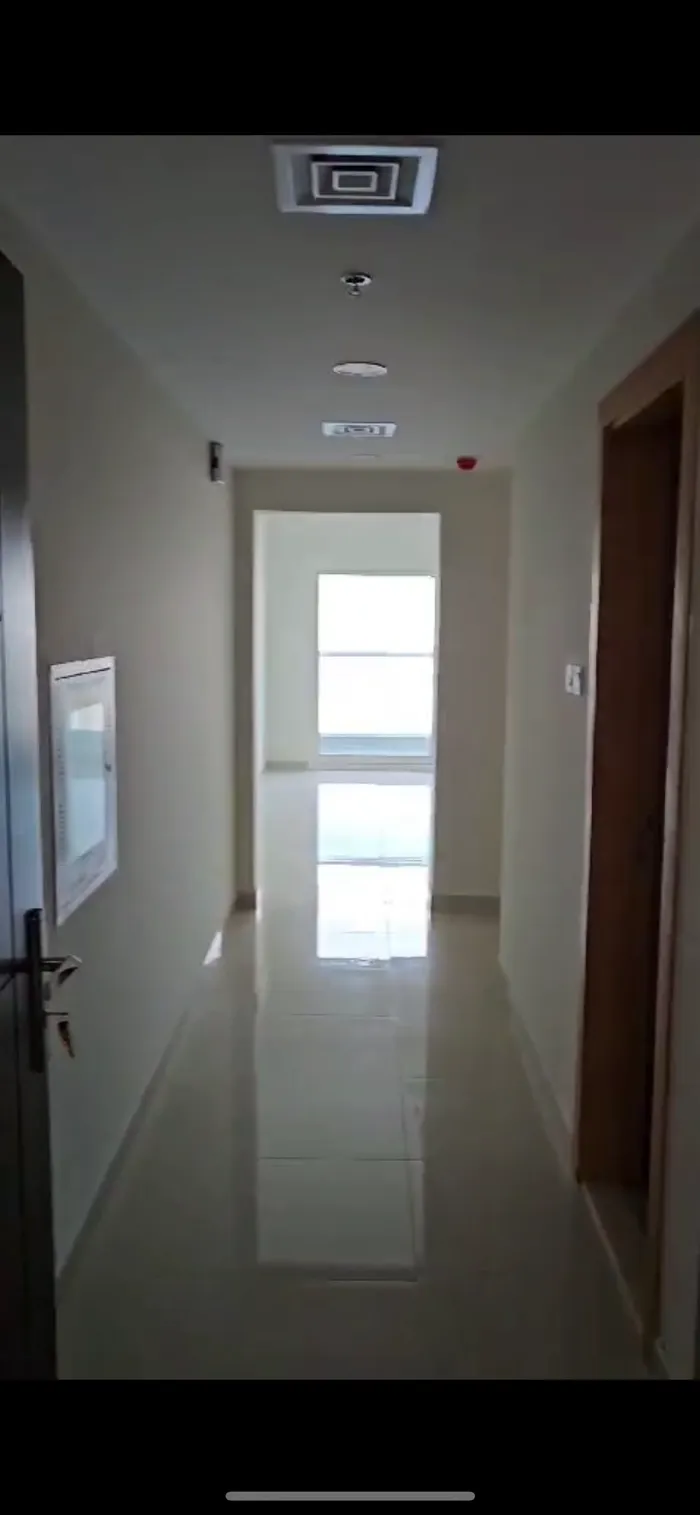 للايجار السنوي شقة في الجولف تاور  التكيف مجاني اول ساكن : Image 1