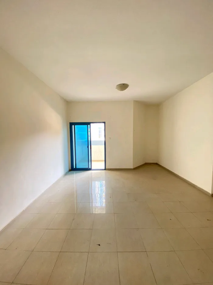 Apartment of one room and a hall for annual rent : Image 1