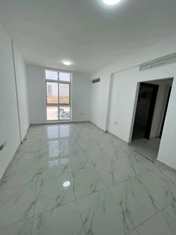 للايجار السنوي غرفة وصالة مع بلكونة اول ساكن : Image 1