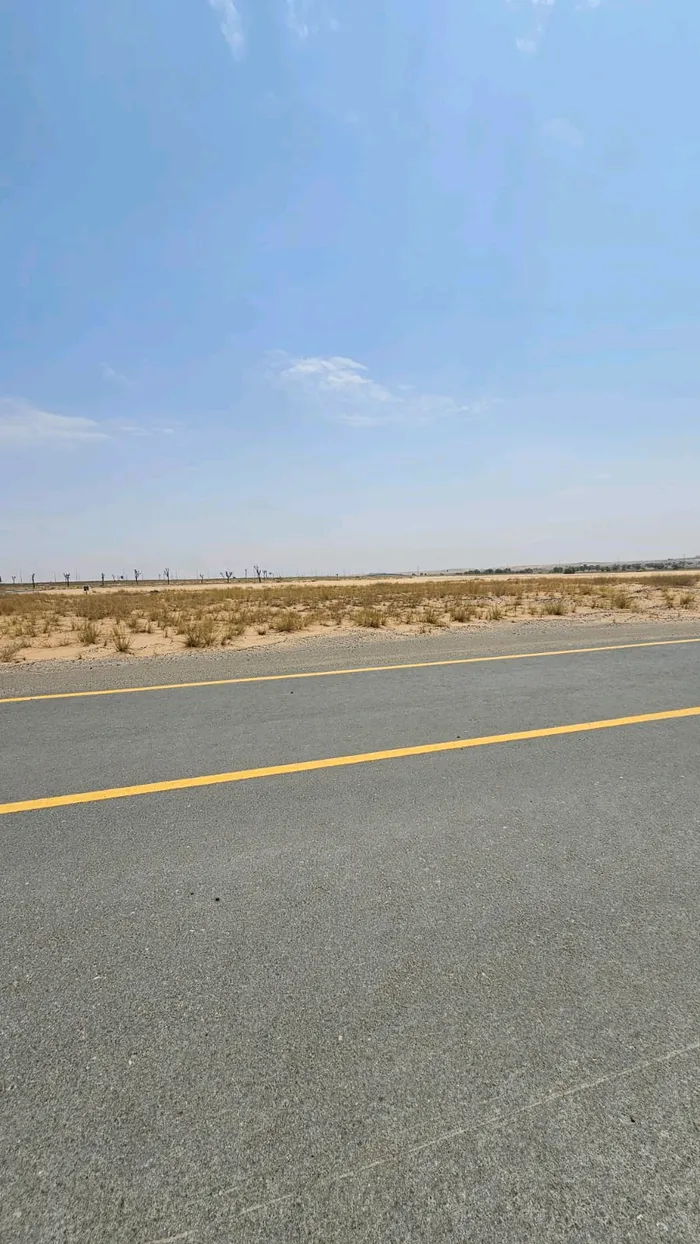 For sale in Sharjah, Mazariah area 

Rahmaniya suburb is a residential land 

The area of 344 square feet is Ali

 Two streets are ground clearance and two floors : Image 1