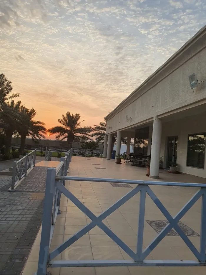 For sale a farm in Sharjah in the Zubair area (Shanouf) with an area of 100,000 square feet. It has a villa consisting of three master bedrooms, a large hall, and an external extension with a kitchen, a maid's room and a store. It has rooms for worke : Image 1