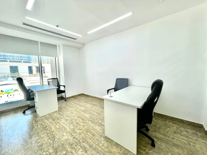 Modern Office // Ready To Move In : Image 1