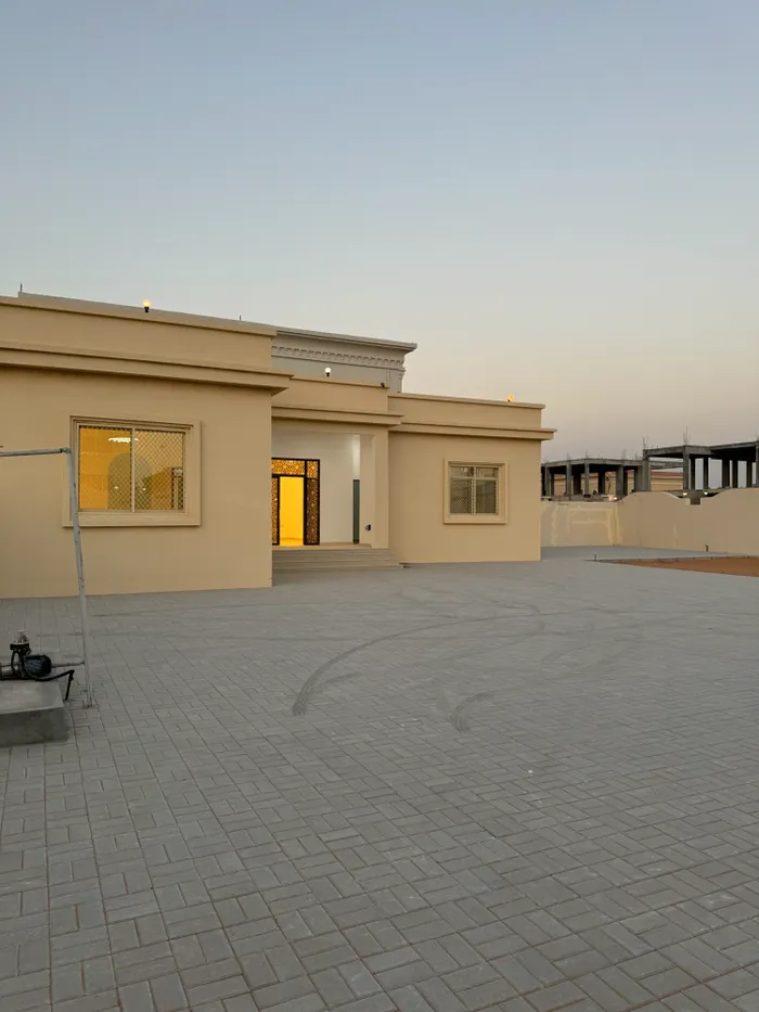 للإيجار فيلا مميزة في الظيت : Image 1