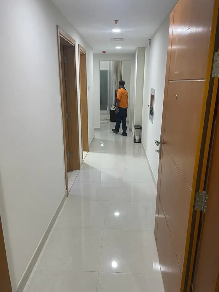 Why are you a merchant? Why can you have a down payment of 85,000 : Image 1