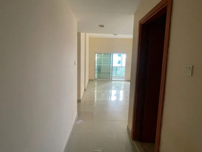 For annual rent, a 3-bedroom apartment in Ajman, Al Rashidiya 1 : Image 1