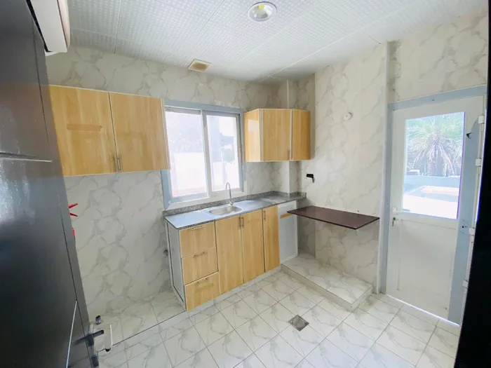 غرفه وصاله للايجار الشهري الغير مفروش : Image 1