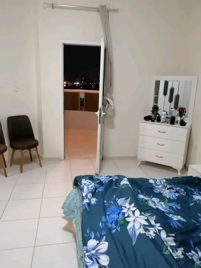 للايجار الشهري غرفه وصاله مفروشه : Image 1