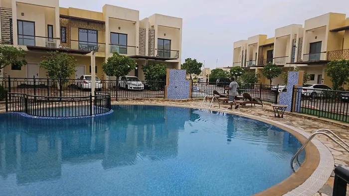 Townhouse for sale in Dubai South : Image 1