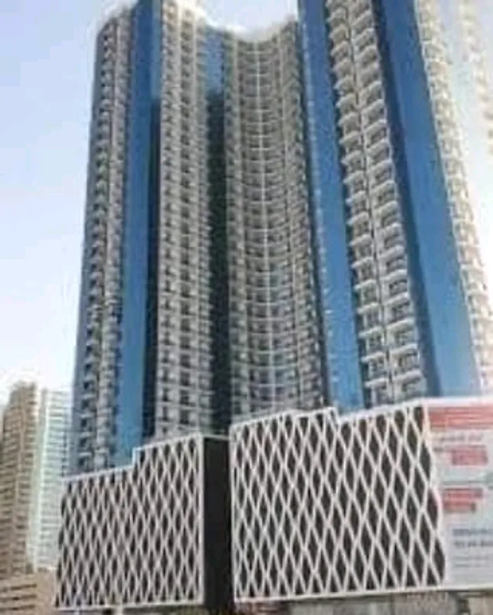 شقة للبيع ثلاث غرف وصالة وبلكونتين ومطبخ وثلاث حمامات مساحة كبرة جدا وسبر ديلوكس مع اطلالة : Image 1