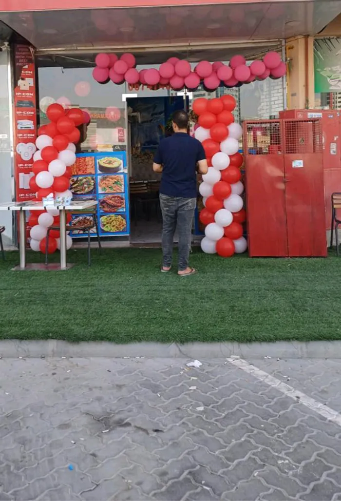 مطعم للبيع في الجرف : Image 1