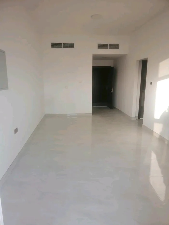 للايجار السنوي غرفة وصالة الغرفة ماستر أول ساكن في عجمان منطقة المويهات 3 : Image 1