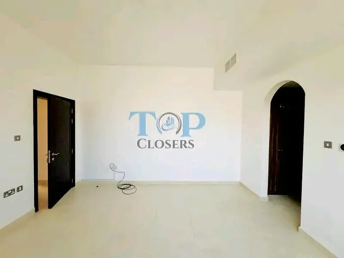 Apartment for annual rent in Al Ain : Image 1